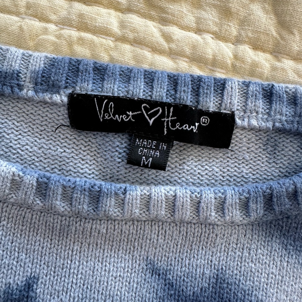 Blue Velvet Heart 💙 Tie-Dye Sweater Medium - Picture 2 of 5